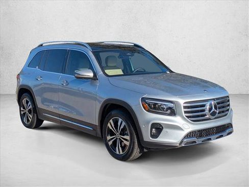 Certified 2025 Mercedes-Benz GLB 250 image 3