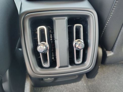 New 2026 Volvo XC40 B5 Core AWD/4WD image 27