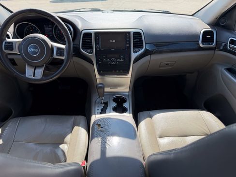 Used 2013 Jeep Grand Cherokee Laredo AWD/4WD image 10