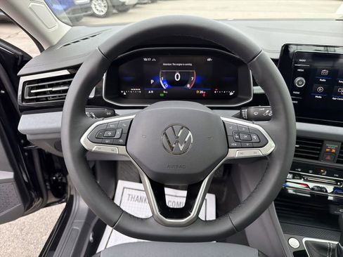 New 2026 Volkswagen Jetta SE FWD image 24