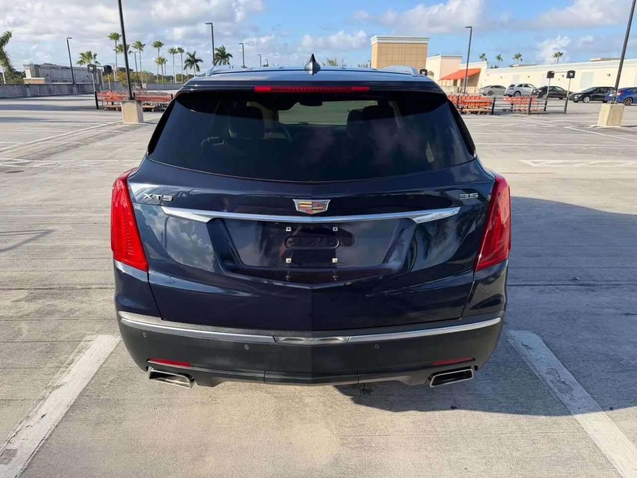 Used 2017 Cadillac XT5 Luxury w/ Driver Awareness Package FWD image 12