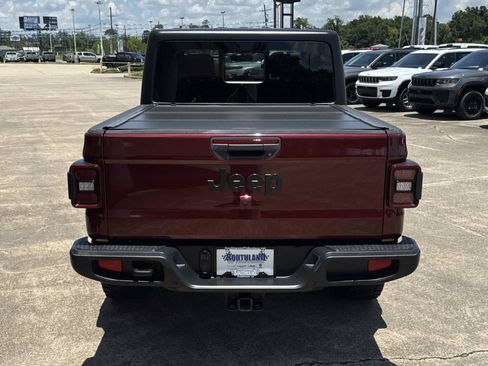 Used 2021 Jeep Gladiator Sport AWD/4WD image 6