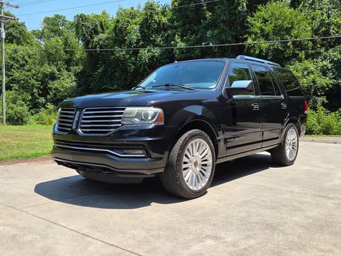 Used 2015 Lincoln Navigator 2WD w/ Equipment Group 101A Reserve image 1