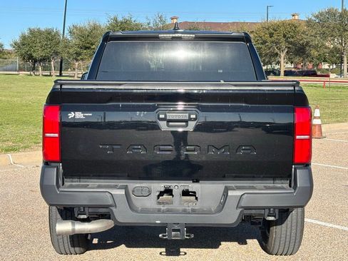 Used 2025 Toyota Tacoma SR image 5