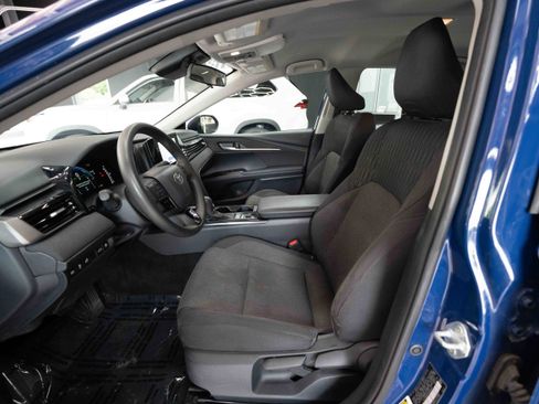 Used 2025 Toyota Camry LE FWD image 9