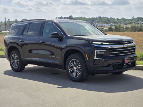 New 2026 Chevrolet Traverse LT w/ Enhanced Driving Package FWD image 1