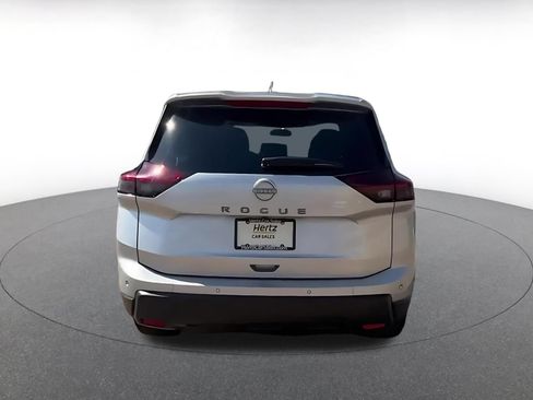 Used 2025 Nissan Rogue SV FWD image 12