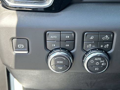 New 2026 GMC Sierra 2500 Denali w/ Technology Package AWD/4WD image 18