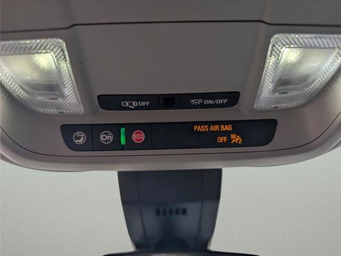 Used 2024 Chevrolet Equinox LS w/ LS Convenience Package image 17