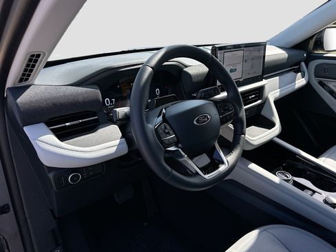 New 2026 Ford Explorer Platinum AWD/4WD image 6