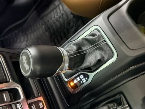 Used 2021 Jeep Wrangler Unlimited Rubicon AWD/4WD image 15
