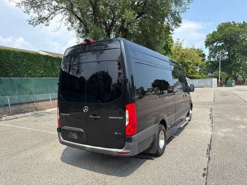 Used 2022 Mercedes-Benz Sprinter 3500 image 7