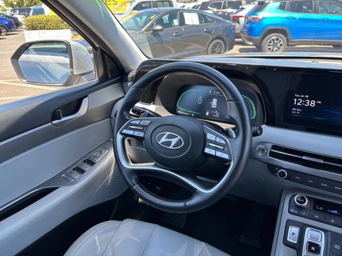 Used 2025 Hyundai Palisade SEL FWD image 38