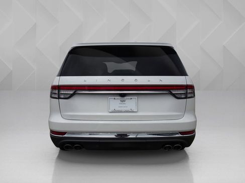 Used 2022 Lincoln Aviator Reserve w/ Equipment Group 201A AWD/4WD image 4
