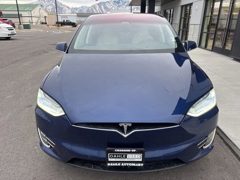 Used 2018 Tesla Model X 75D image 2