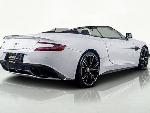 Used 2017 Aston Martin Vanquish S image 12