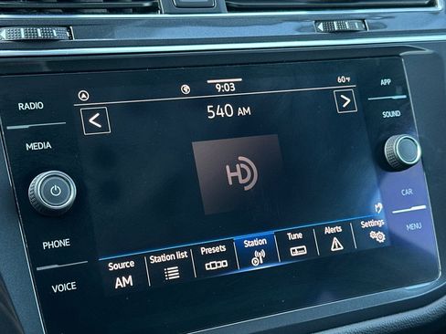 Used 2022 Volkswagen Tiguan SE image 26