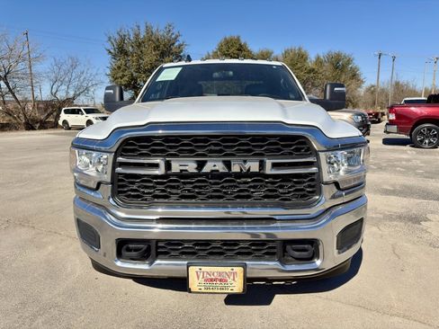 Used 2024 RAM 2500 Tradesman w/ Chrome Appearance Group image 8