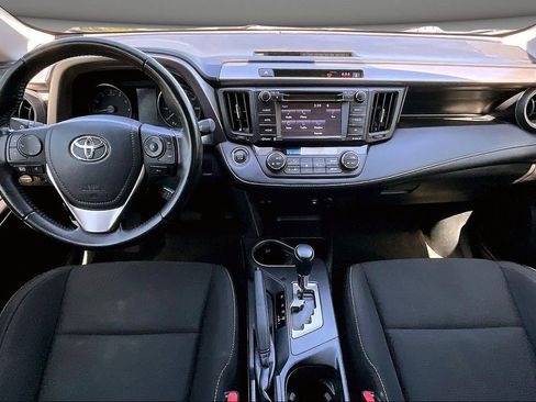 Used 2018 Toyota RAV4 XLE AWD/4WD image 7