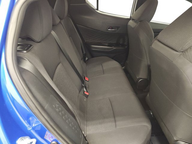 Used 2018 Toyota C-HR XLE FWD image 34