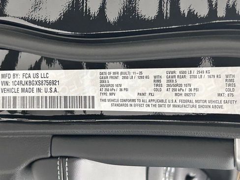 New 2025 Jeep Grand Cherokee L Limited w/ Black Appearance Package image 26