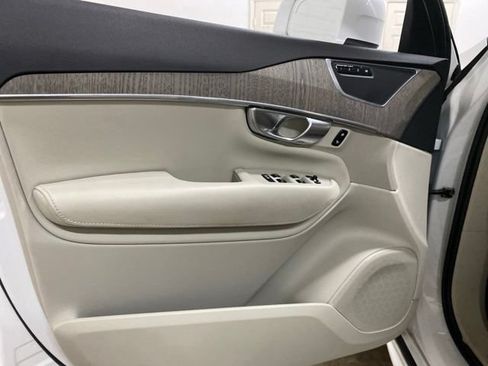 Used 2024 Volvo XC90 B6 Core AWD/4WD image 37