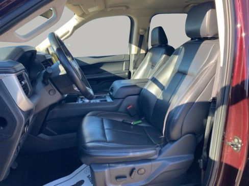 Used 2024 Ford Expedition Max XLT image 9