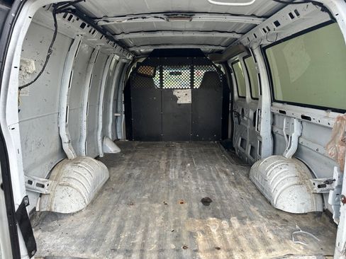 Used 2007 Chevrolet Express 1500 image 13