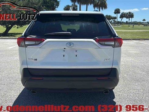 Used 2021 Toyota RAV4 XLE Premium FWD image 9