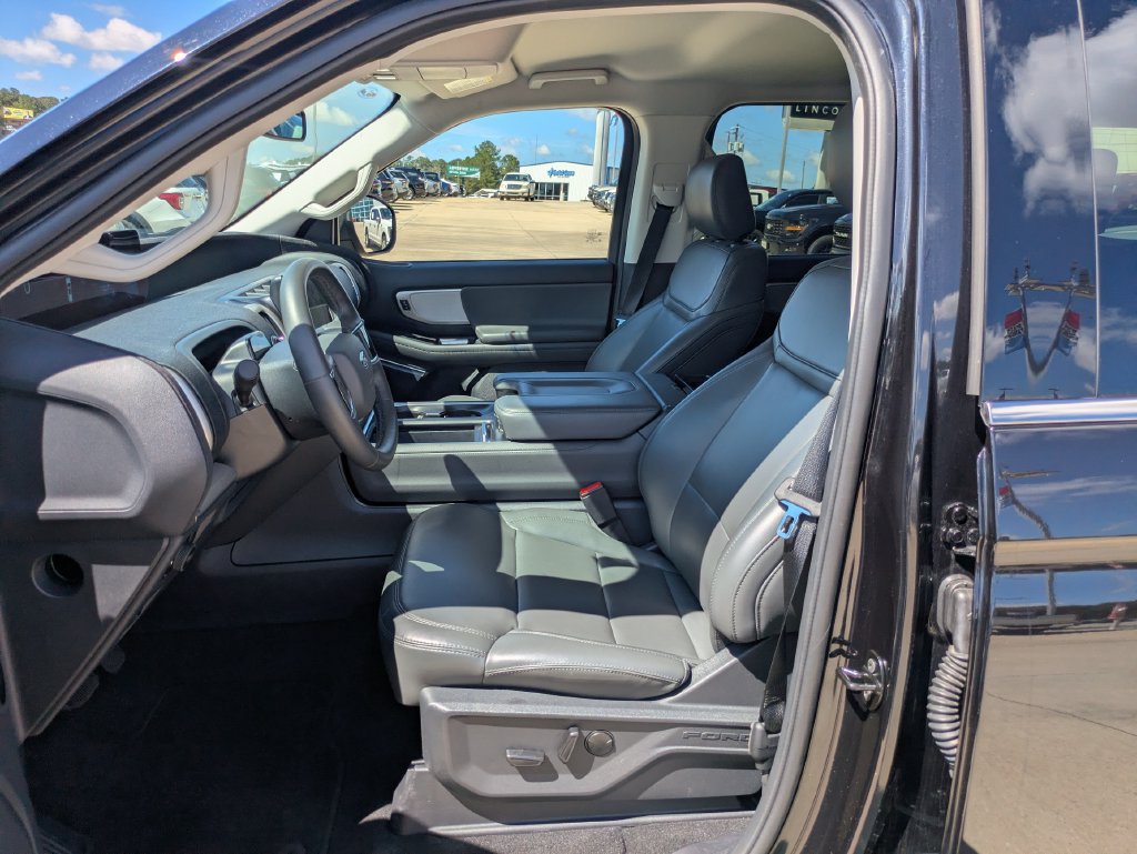 Used 2026 Ford Expedition Active AWD/4WD image 4