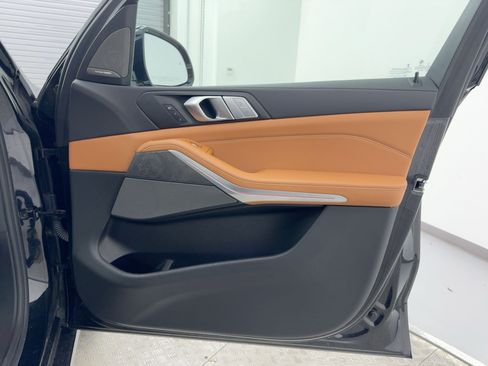 Used 2021 BMW X7 xDrive40i w/ Premium Package image 31