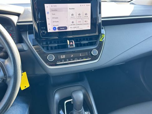 Used 2024 Toyota Corolla LE image 4