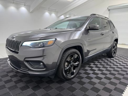 Used 2020 Jeep Cherokee Latitude Plus FWD image 3