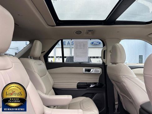 Used 2022 Ford Explorer Platinum w/ Class IV Trailer Tow Package image 16