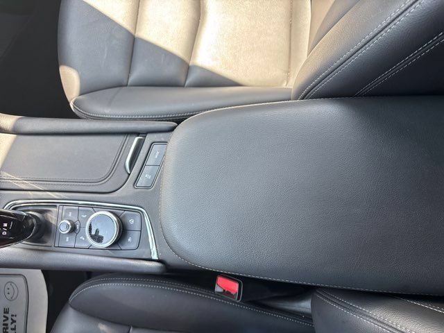 Used 2023 Cadillac XT5 Luxury w/ LPO, Floor Liner Package FWD image 37