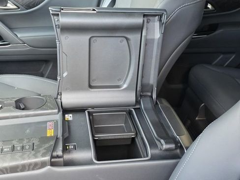 New 2026 Lexus LX 600 4WD w/ Luxury Package image 33