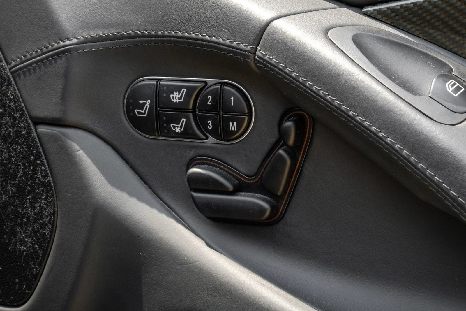 Used 2011 Mercedes-Benz SL 65 AMG image 22