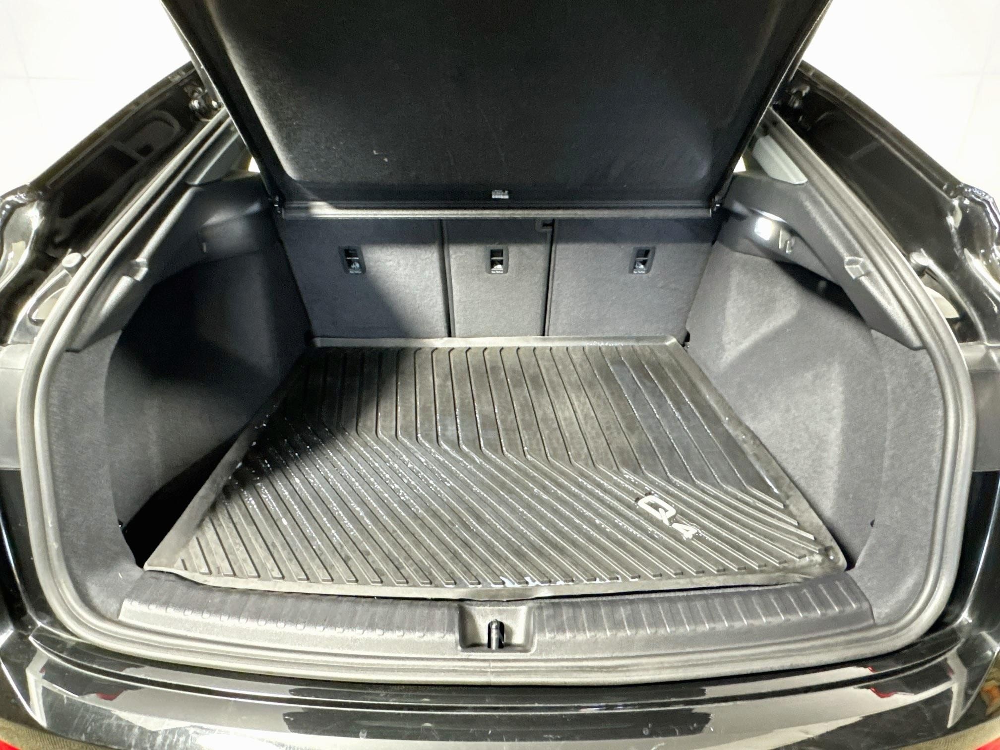 Used 2024 Audi Q4 e-tron Premium Plus w/ Premium Plus AWD/4WD image 28