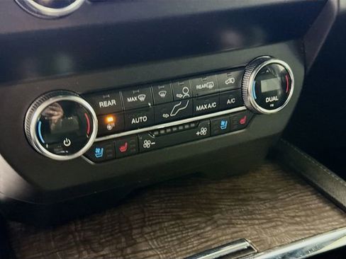 Used 2020 Ford Expedition Max Limited image 17