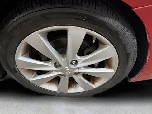 Used 2014 Hyundai Accent SE image 21