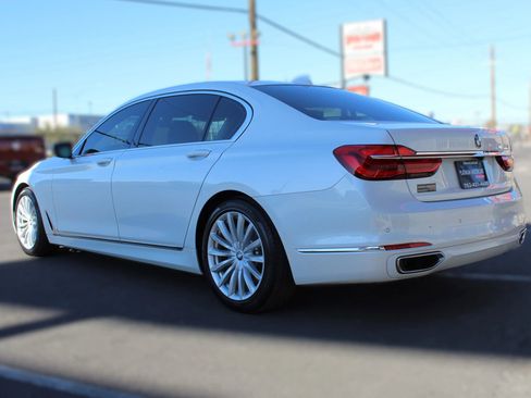Used 2019 BMW 740i w/ Cold Weather Package RWD image 4