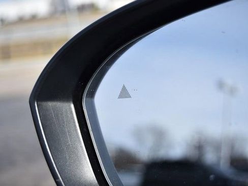 Used 2023 Nissan Rogue S image 9