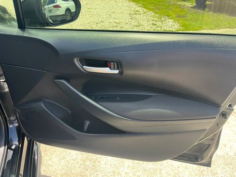Used 2021 Toyota Corolla LE FWD image 30
