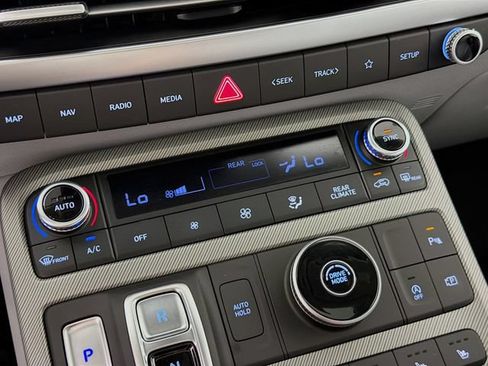 Used 2025 Hyundai Palisade SEL FWD image 19