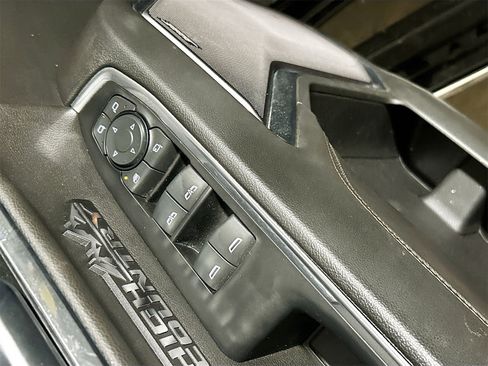 Used 2022 Chevrolet Silverado 1500 High Country w/ High Country Premium Package image 18