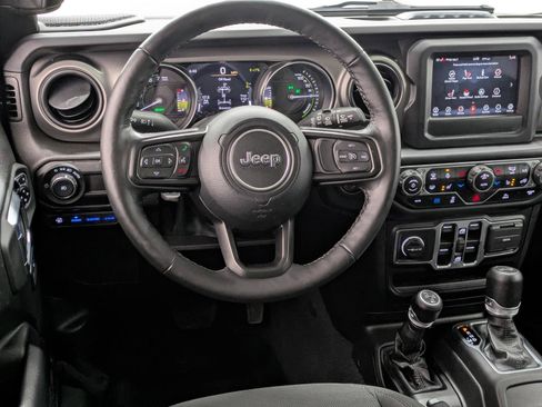 Used 2023 Jeep Wrangler Unlimited w/ Cold Weather Group image 4