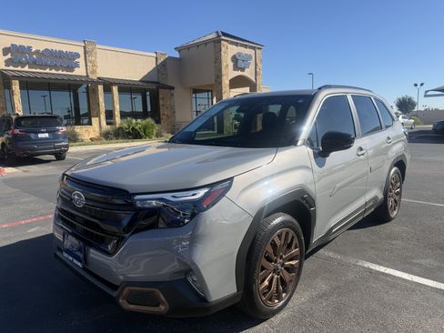 Used 2025 Subaru Forester Sport w/ Popular Package #2 image 3