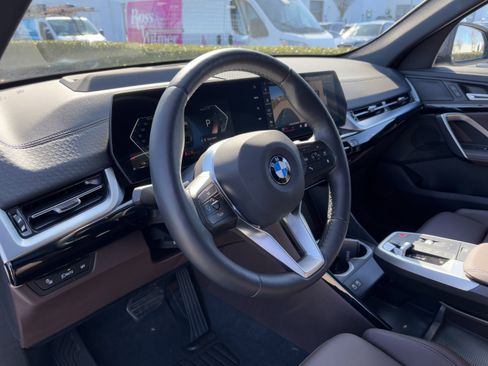 Certified 2025 BMW X2 xDrive28i image 17