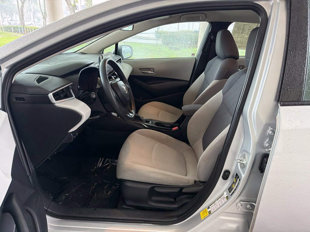 Used 2021 Toyota Corolla LE w/ Carpet Mat Package (TMS) FWD image 6