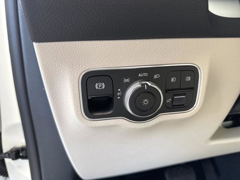 New 2026 Mercedes-Benz GLB 250 image 41